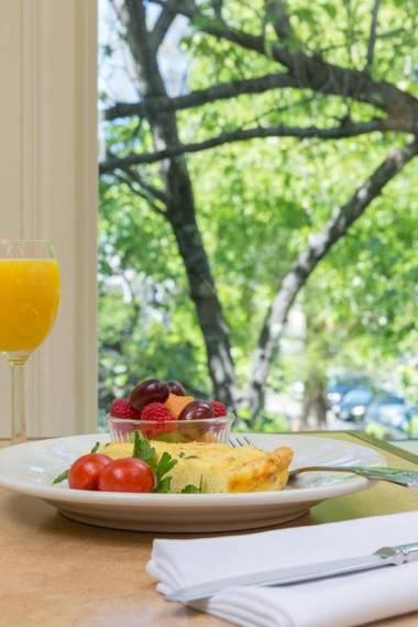 Channel Road Inn A Four Sisters Inn