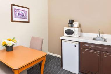 Svendsgaard's Lodge- Americas Best Value Inn & Suites