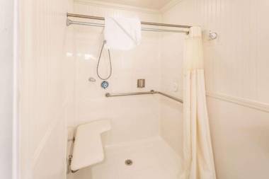 Econo Lodge Inn & Suites Heavenly Village Area