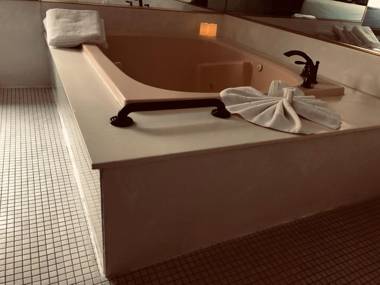 Postmarc Hotel and Spa Suites