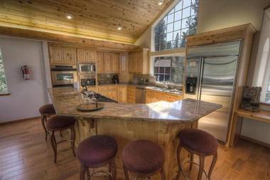 Truckee River Lodge by Lake Tahoe Accommodations