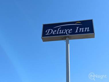 Deluxe Inn