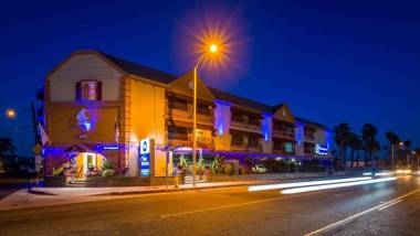 Best Western - Harbour Inn & Suites