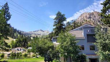 Squaw Valley Lodge