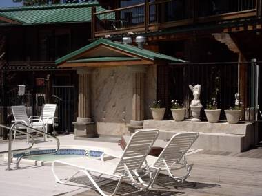 Mourelatos Lakeshore Resort