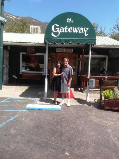 The Gateway Restaurant & Lodge