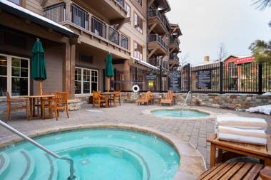 Luxury Top Floor Residence in the Village at Northstar - Catamount 403