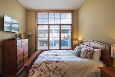 Family Friendly Residence in Village at Northstar! - Iron Horse North 105