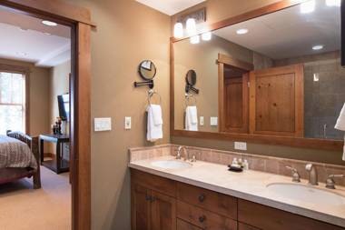 Luxury 2BD Village at Northstar Residence - 306 Iron Horse South