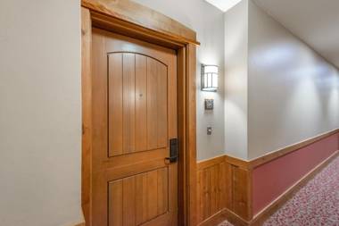 NEW LISTING! Luxury Northstar Village Residence - Big Horn 210