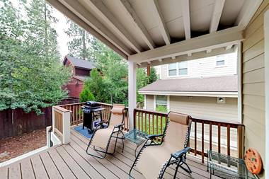 Lovely River Park Retreat