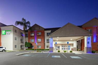 Holiday Inn Express & Suites - Tulare an IHG Hotel