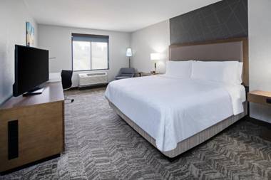 Best Western Valencia/Six Flags Inn & Suites