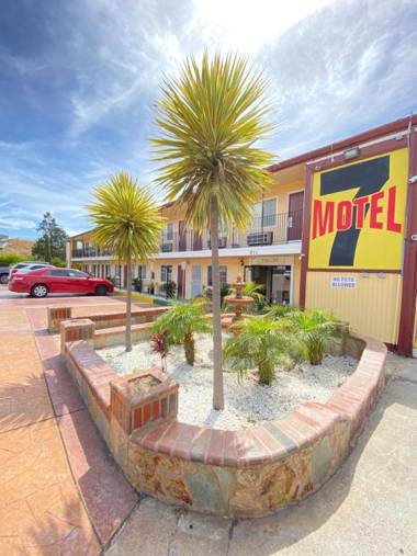 Motel 7 - Near Six Flags Vallejo - Napa Valley