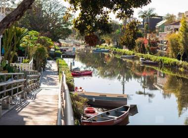 Villa 3 bedrooms on Venice Beach Canal.