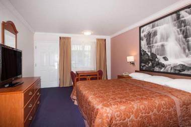 Super 8 by Wyndham Willits