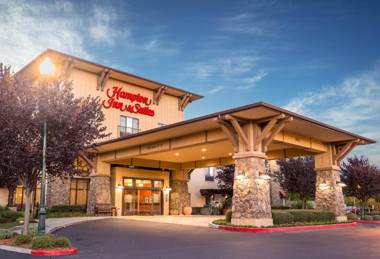 Hampton Inn & Suites Windsor-Sonoma Wine Country