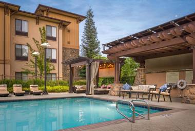 Hampton Inn & Suites Windsor-Sonoma Wine Country