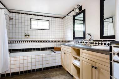 Lavender A Four Sisters Inn