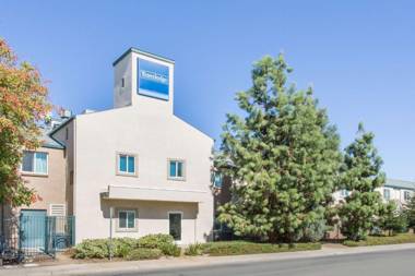 Travelodge by Wyndham Yuba City