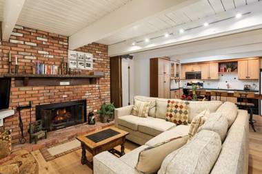 Chateau Dumont Unit 2