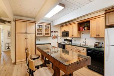 Chateau Dumont Unit 2