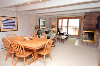 Chateau Blanc Unit 7