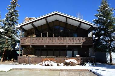 118 E. Bleeker St. Upper Level