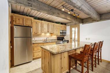 Chateau Eau Claire Unit 8