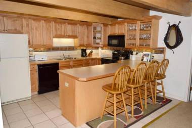 Chateau Dumont Unit 14