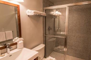 Silverglo Condominiums Unit 305