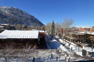 Independence Square Unit 303