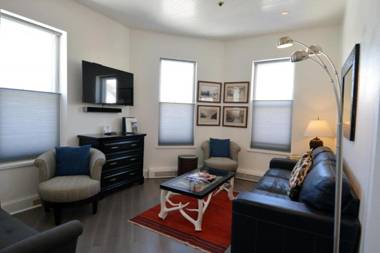 Independence Square Unit 303