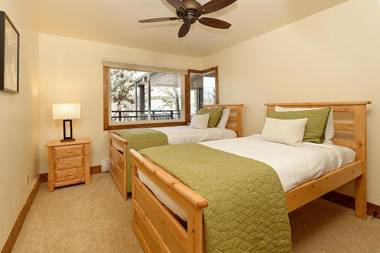 700 Monarch Unit 205