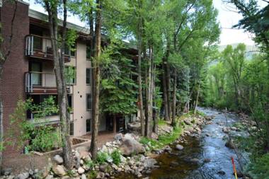 Chateau Eau Claire Unit 22