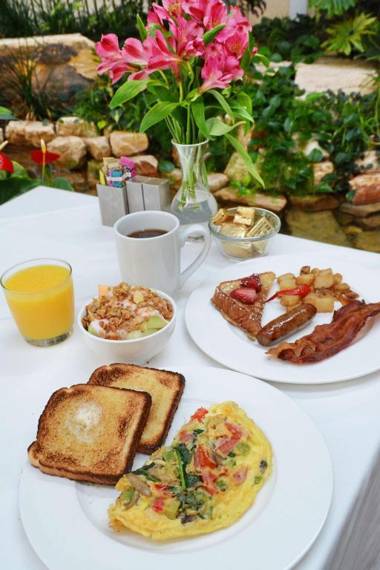 Woolley's Classic Suites Denver Airport