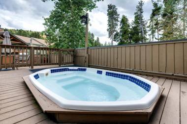 One-Bedroom Atrium Condo 05