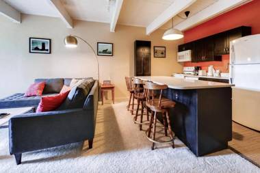 One-Bedroom Sundowner Condo T4