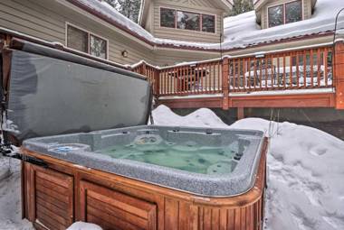 Grand Retreat with Hot Tub 4 Mi to Breck Resort