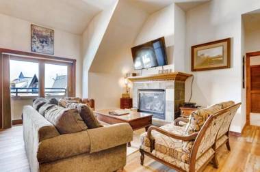 Downtown Breckenridge 2 Bedroom Condo - Steps to Lifts and Main Street