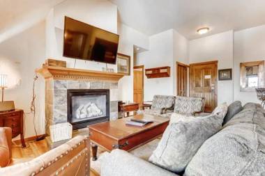 Downtown Breckenridge 2 Bedroom Condo - Steps to Lifts and Main Street