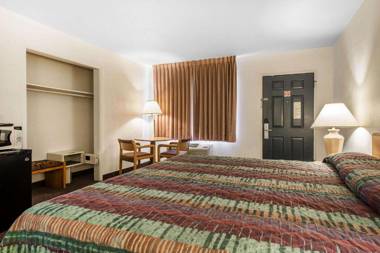 Rodeway Inn & Suites Colorado Springs