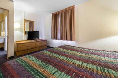 Rodeway Inn & Suites Colorado Springs