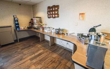 Travelodge by Wyndham Colorado Springs Airport/Peterson AFB