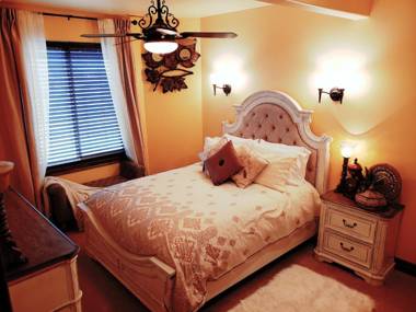 Chateau du Pikes Peak a Tuscany Retreat