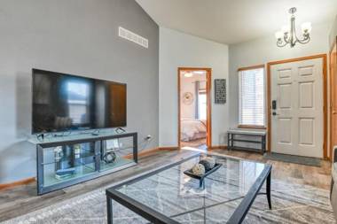 5 Min to USAFA - Private 3 Bdr upstairs apartment