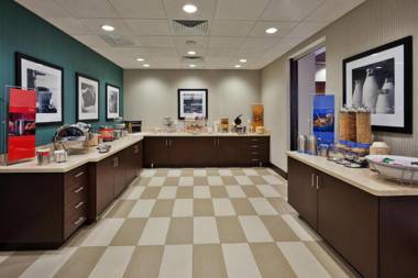 Hampton Inn & Suites Denver Airport / Gateway Park