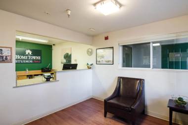 HomeTowne Studios by Red Roof Denver - Thornton