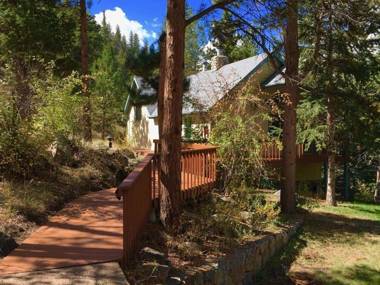 Romantic RiverSong Inn