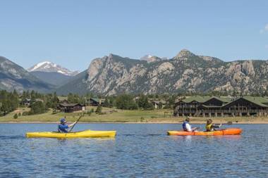 Relax in The Rockies Located on Lake Estes Jacuzzi and Indoor Outdoor Fireplace